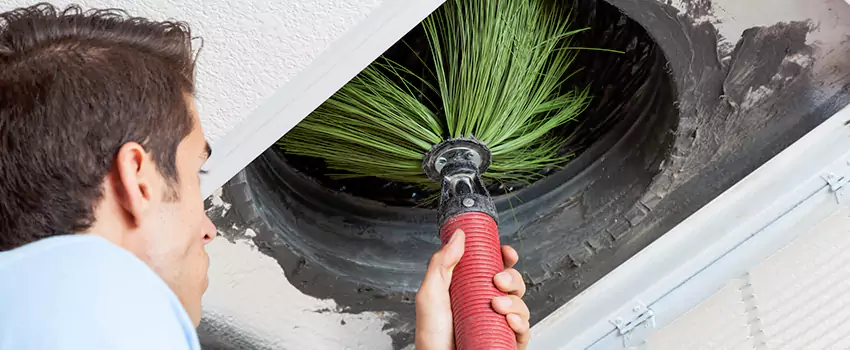 Clogged Air Duct Cleaning Process in Candiac, QC